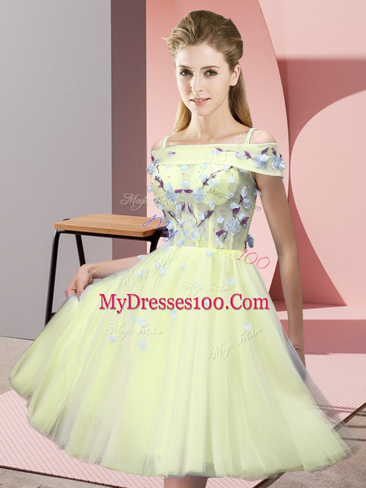 Knee Length Empire Short Sleeves Yellow Court Dresses for Sweet 16 Lace Up