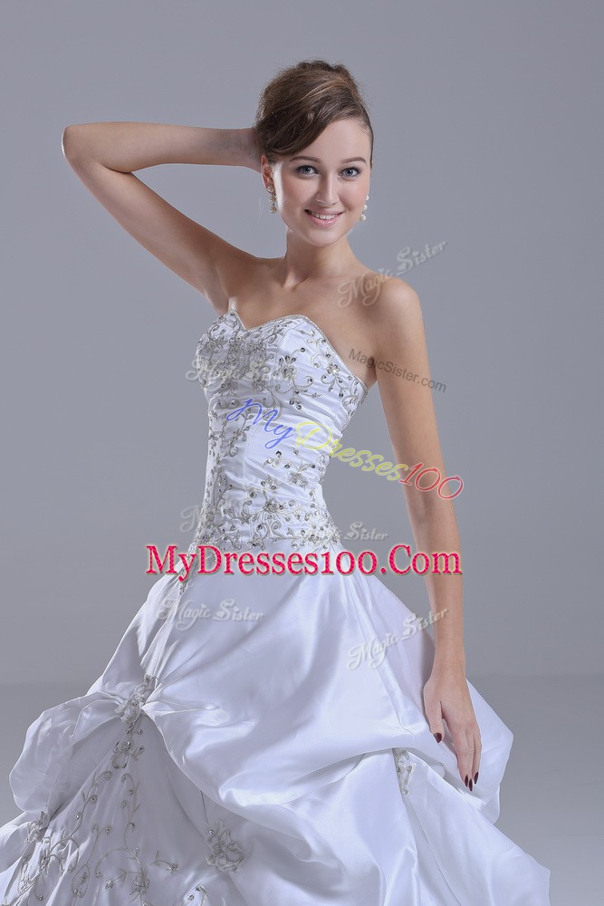 Elegant White Wedding Gown Wedding Party with Beading and Pick Ups Sweetheart Sleeveless Brush Train Lace Up