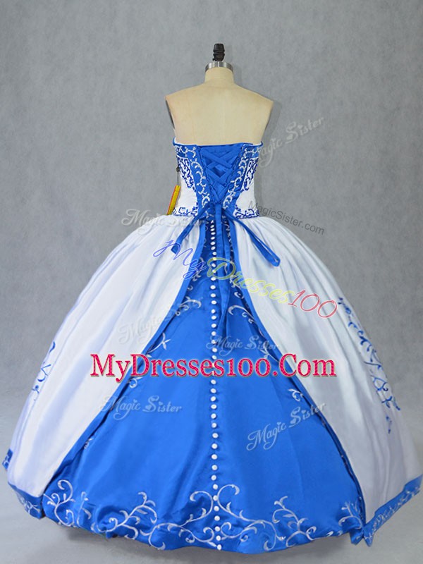 Decent Sleeveless Embroidery Lace Up Ball Gown Prom Dress