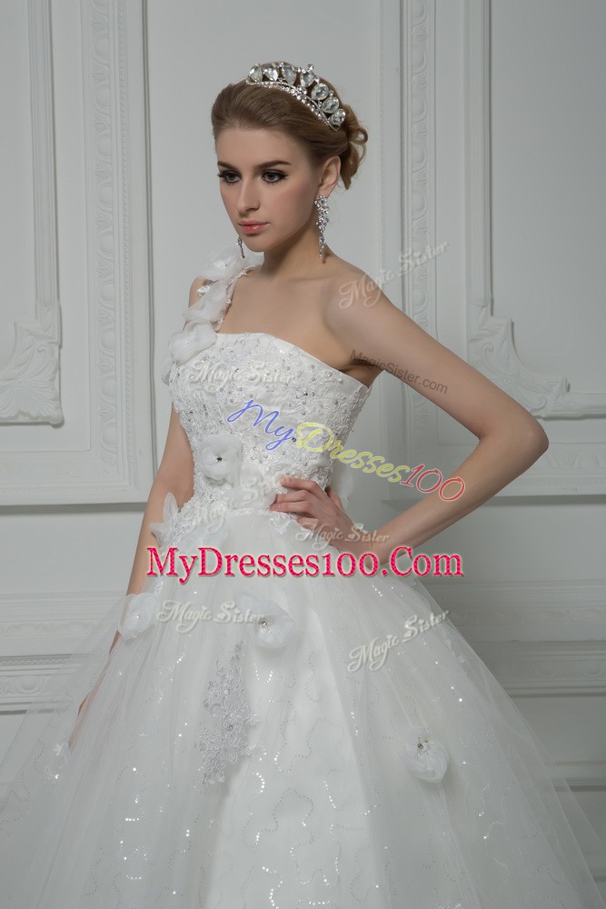 Smart Sleeveless Tulle Brush Train Lace Up Wedding Gowns in White with Beading and Lace and Hand Made Flower