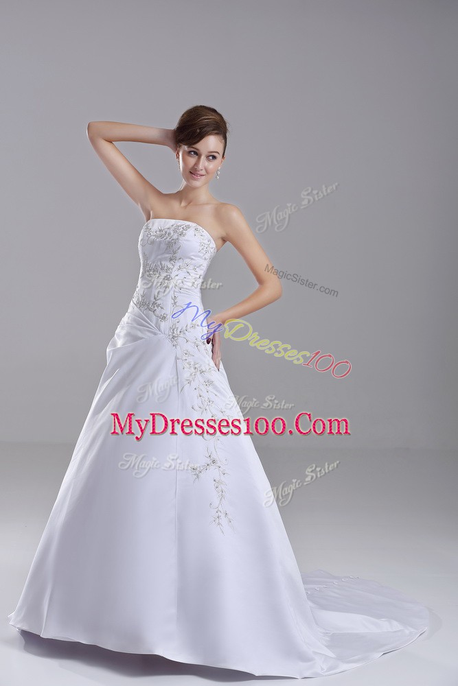Custom Design White Ball Gowns Strapless Sleeveless Taffeta Brush Train Lace Up Embroidery Wedding Dresses