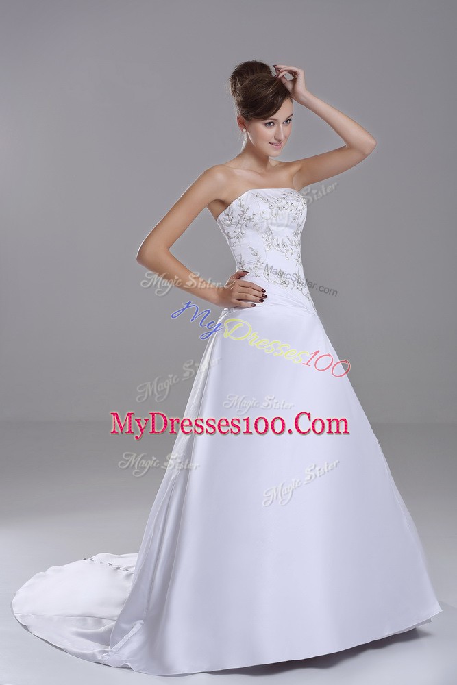 Custom Design White Ball Gowns Strapless Sleeveless Taffeta Brush Train Lace Up Embroidery Wedding Dresses