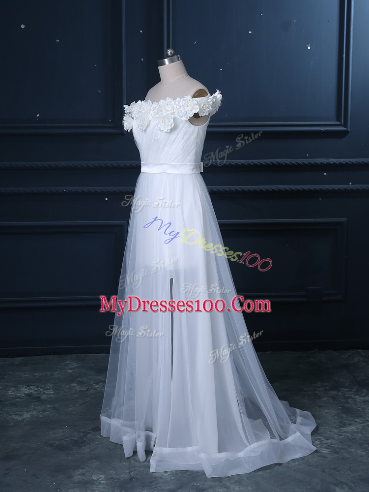 White Sleeveless Tulle Brush Train Zipper Wedding Dress for Wedding Party