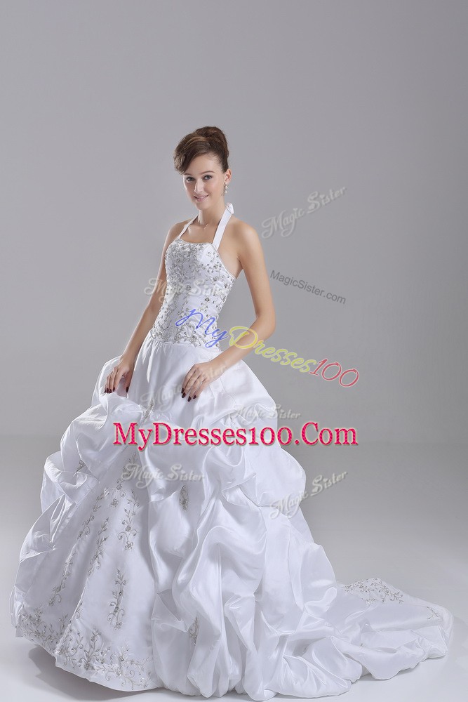 On Sale White Wedding Gown Halter Top Sleeveless Brush Train Lace Up