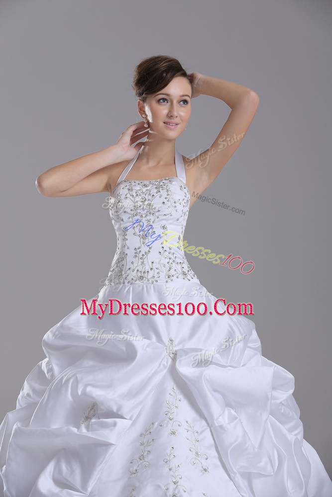 On Sale White Wedding Gown Halter Top Sleeveless Brush Train Lace Up