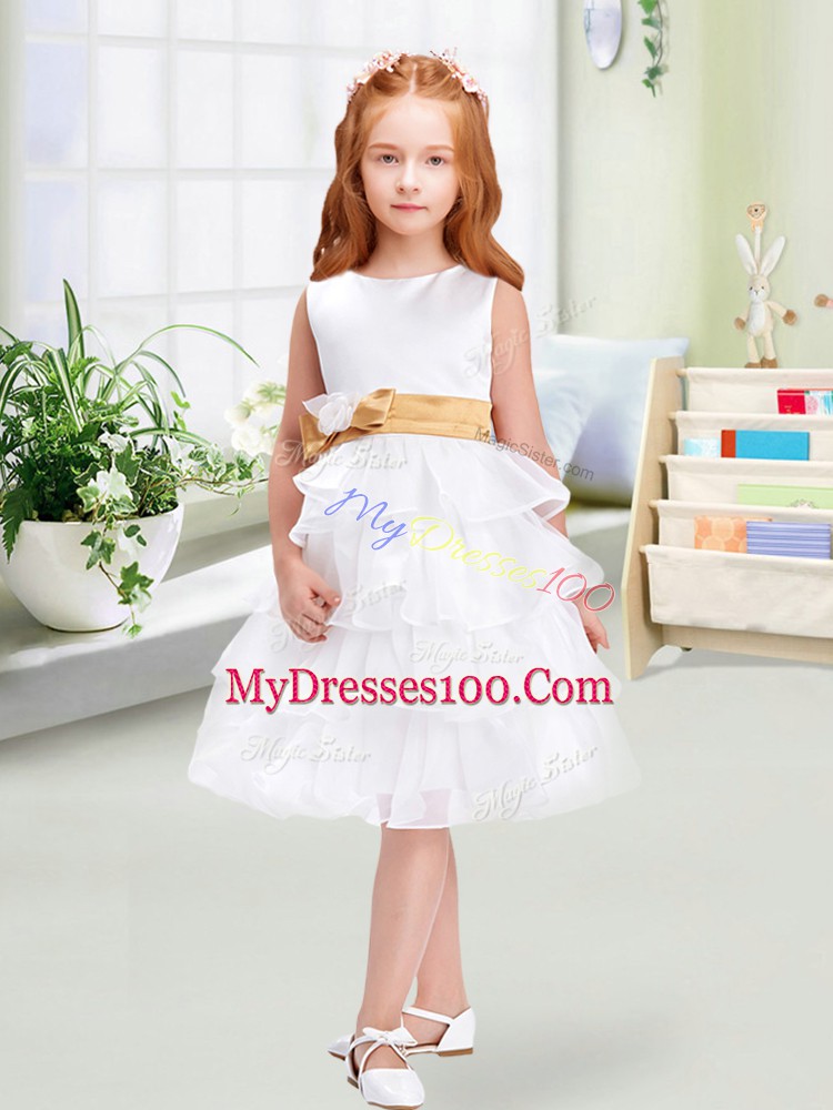 Elegant White Empire Scoop Sleeveless Organza Knee Length Zipper Ruffled Layers and Bowknot Flower Girl Dress