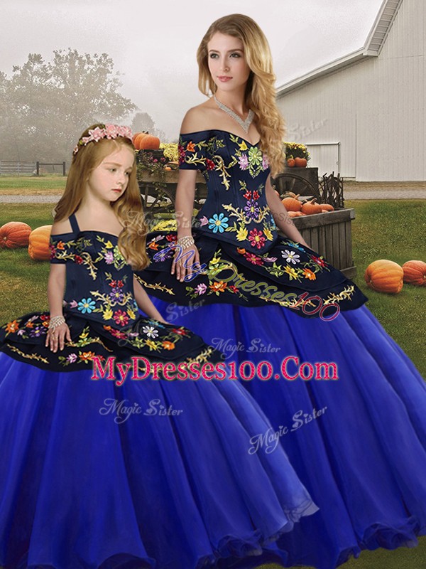 Best Tulle Off The Shoulder Sleeveless Lace Up Embroidery Quinceanera Dress in Royal Blue