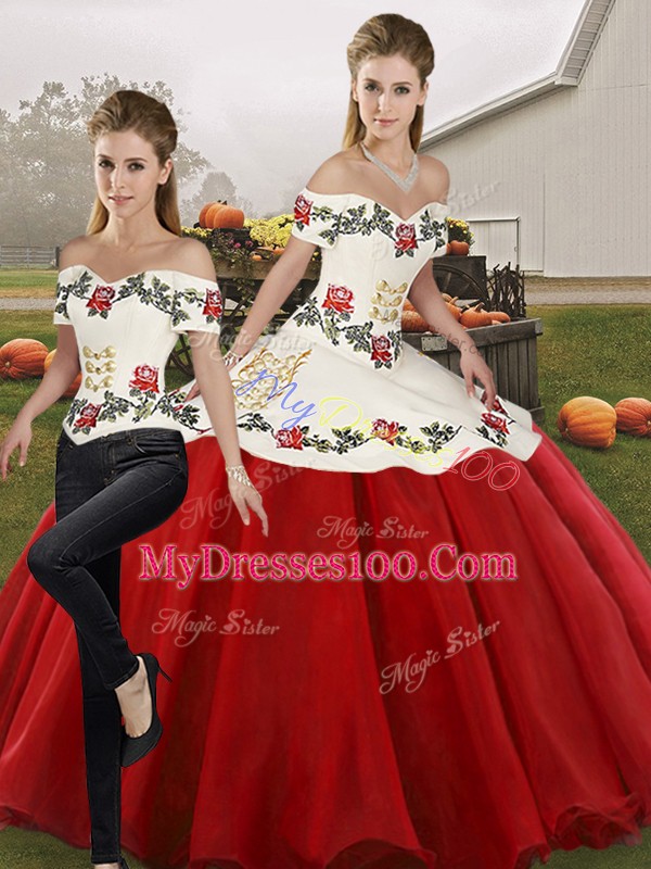 Off The Shoulder Sleeveless Lace Up Vestidos de Quinceanera White And Red Organza