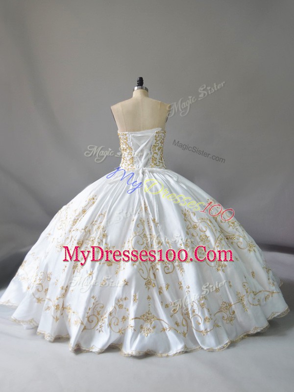 Customized Ball Gowns Vestidos de Quinceanera White Sweetheart Satin Sleeveless Floor Length Lace Up