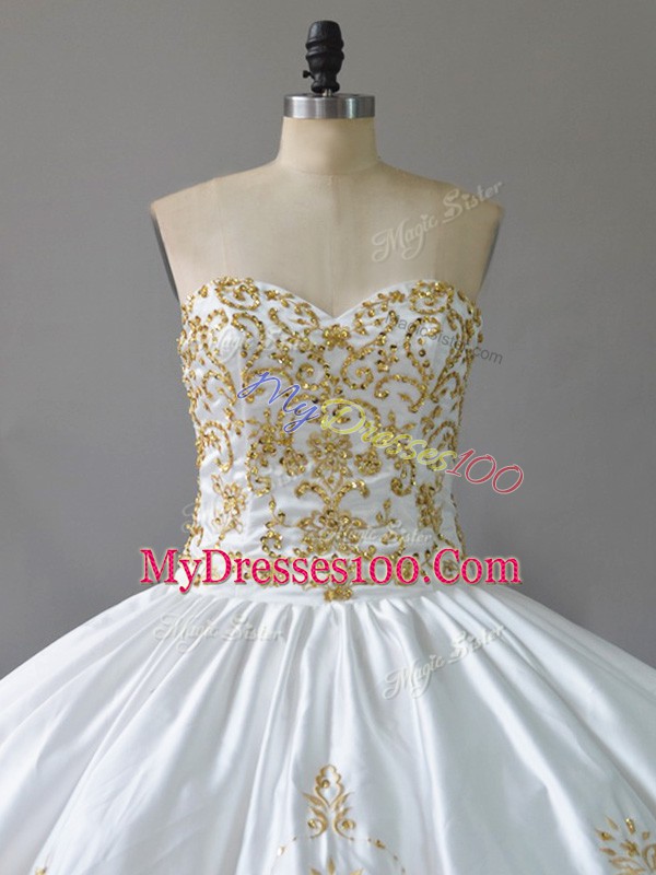Customized Ball Gowns Vestidos de Quinceanera White Sweetheart Satin Sleeveless Floor Length Lace Up