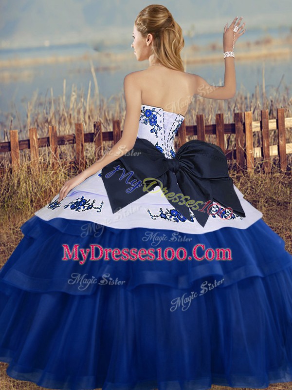 Floor Length Lace Up Vestidos de Quinceanera Green for Military Ball and Sweet 16 and Quinceanera with Embroidery and Bowknot