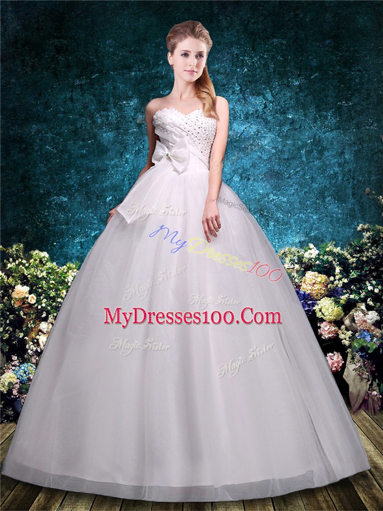 Fancy Floor Length White Wedding Dresses Sweetheart Sleeveless Lace Up