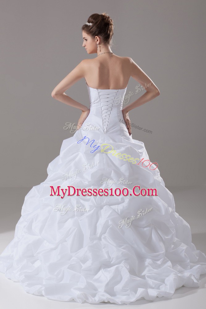 Taffeta Sleeveless Wedding Gowns Brush Train and Pick Ups