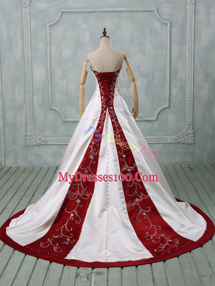 White Sweetheart Lace Up Beading and Embroidery Wedding Gowns Brush Train Sleeveless