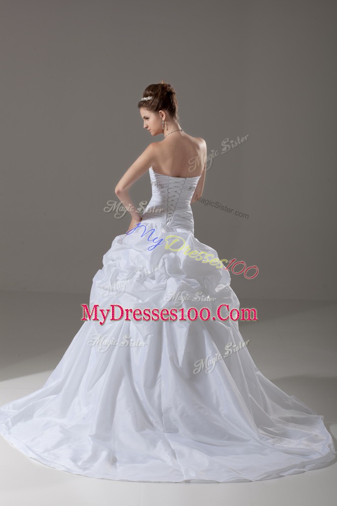 Sleeveless Taffeta Brush Train Lace Up Wedding Dresses in White with Beading and Pick Ups
