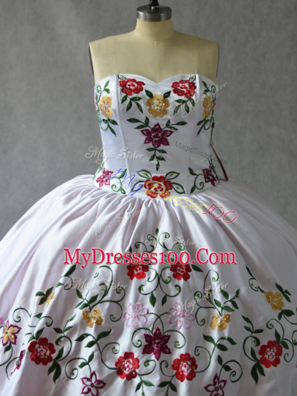 Pretty White And Red Organza Lace Up Sweetheart Sleeveless Floor Length Quinceanera Dress Embroidery and Ruffled Layers