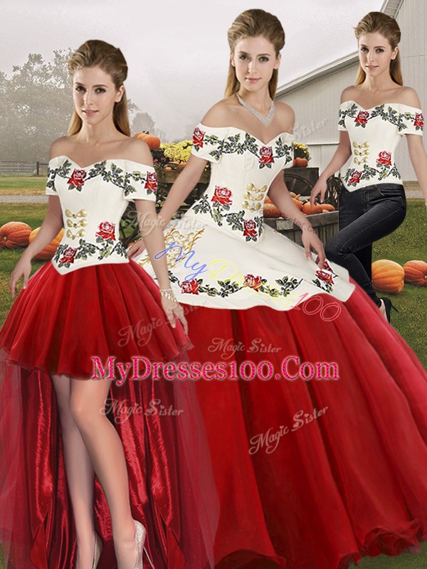 Organza Off The Shoulder Sleeveless Lace Up Embroidery Vestidos de Quinceanera in White And Red