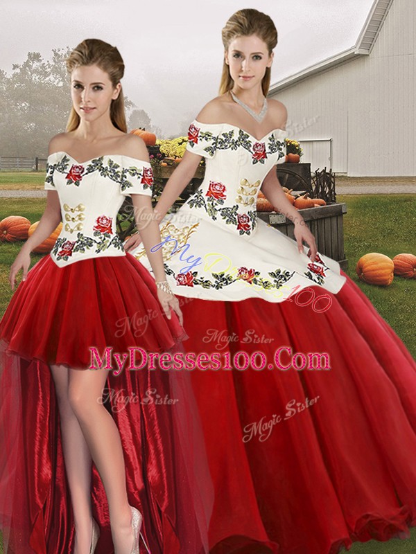 Organza Off The Shoulder Sleeveless Lace Up Embroidery Vestidos de Quinceanera in White And Red