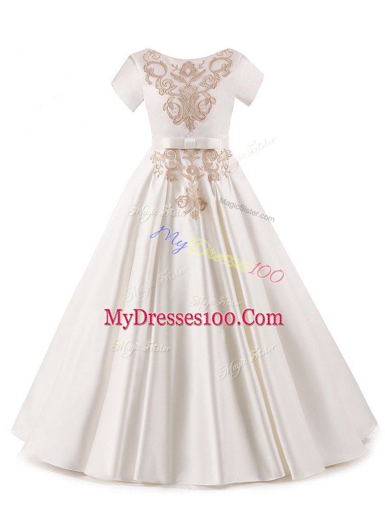 Simple Satin Scoop Short Sleeves Zipper Appliques Pageant Dress for Girls in White