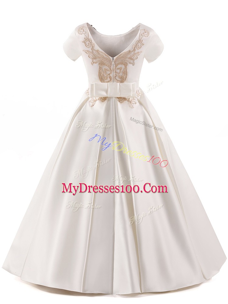 Simple Satin Scoop Short Sleeves Zipper Appliques Pageant Dress for Girls in White