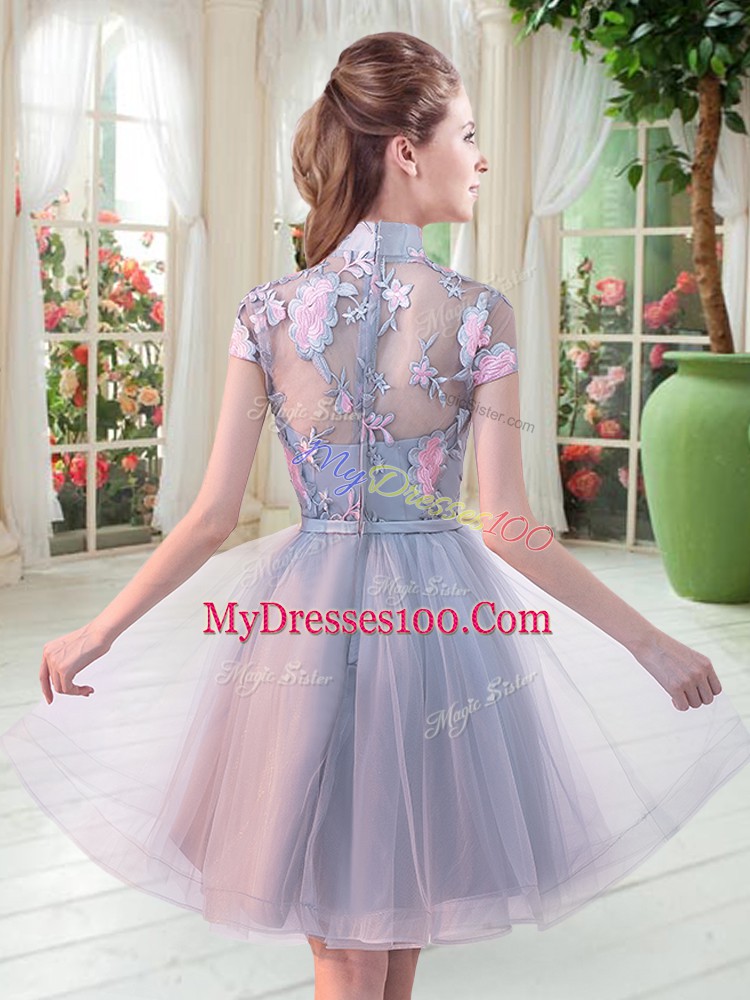 Edgy Tulle Short Sleeves Knee Length Prom Dresses and Appliques
