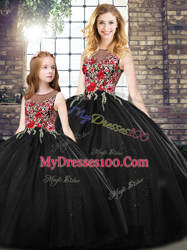Sleeveless Floor Length Quinceanera Dress and Embroidery