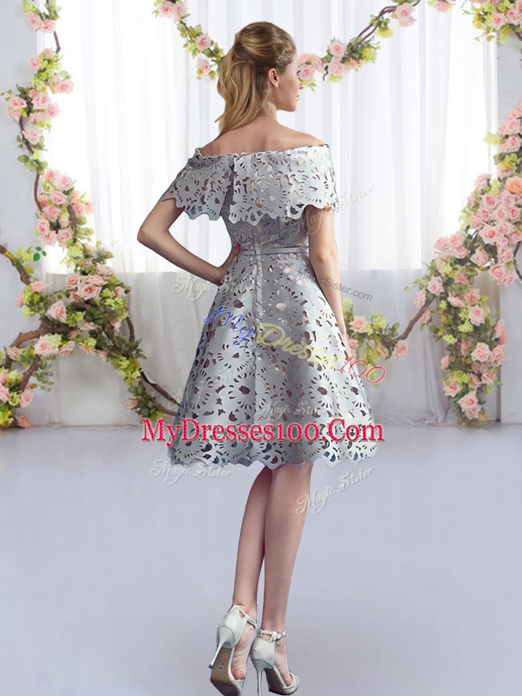Grey A-line Off The Shoulder Short Sleeves Lace Knee Length Zipper Damas Dress