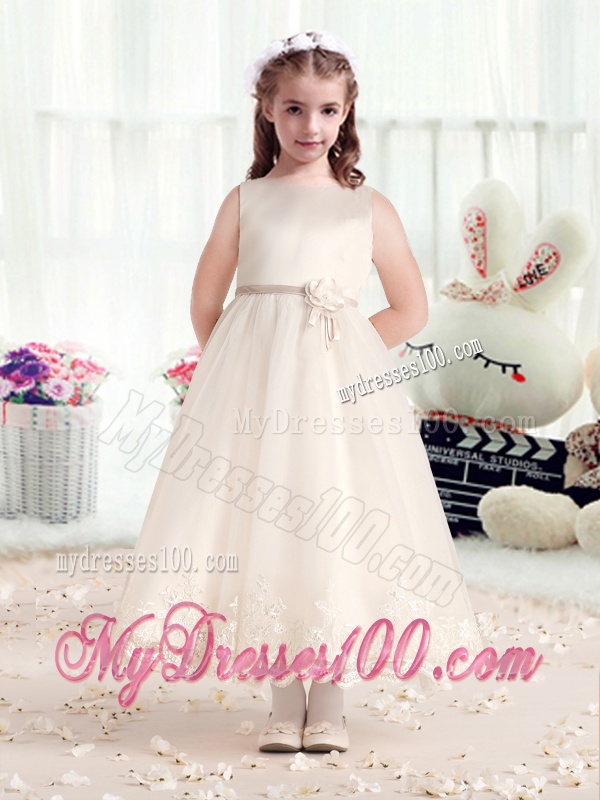 Beautiful Scoop Flower Girl Dresses with Hand Made Flowers