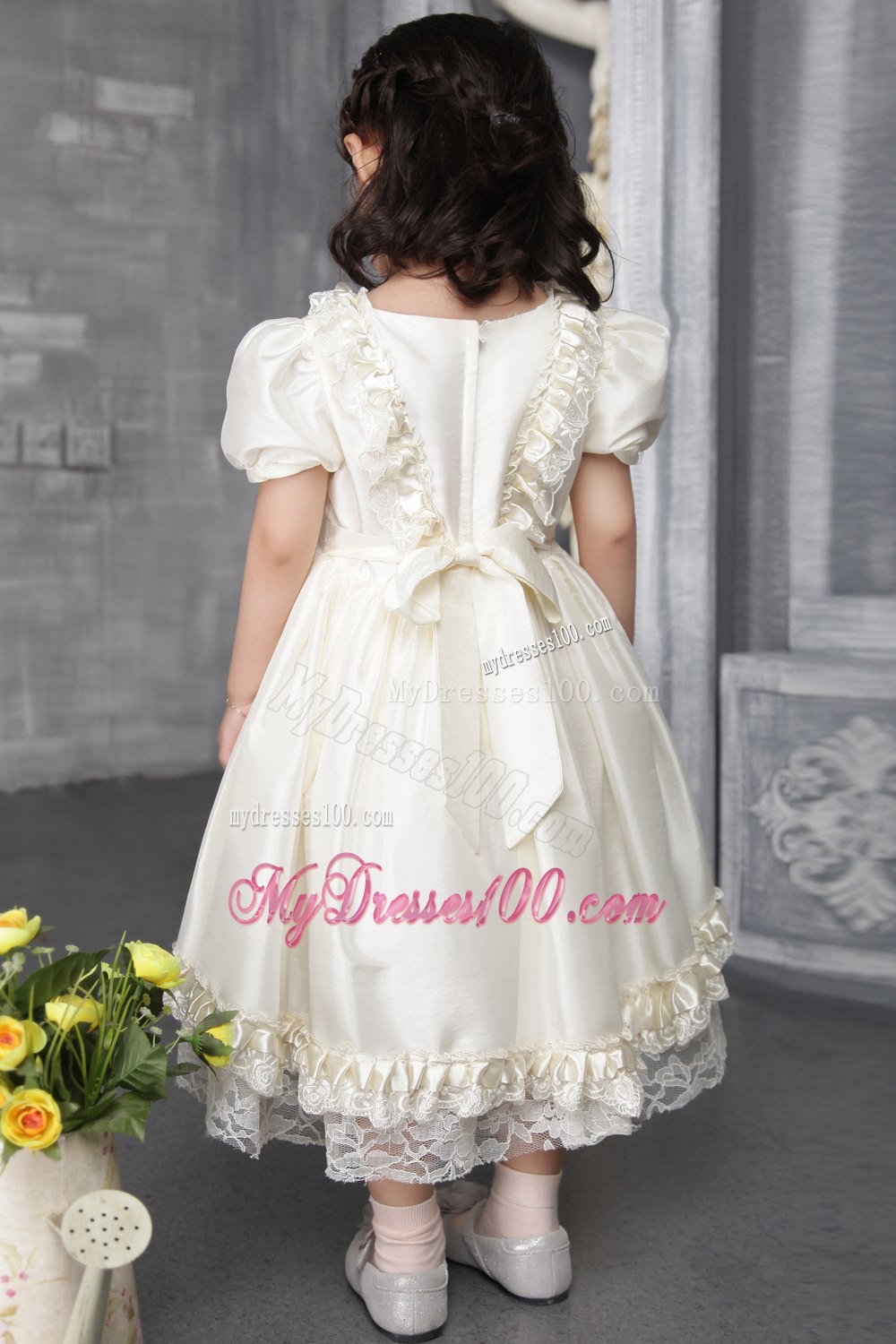 Off White A-line / Princess Scoop Tea-length Taffeta Beading Flower Girl Dress