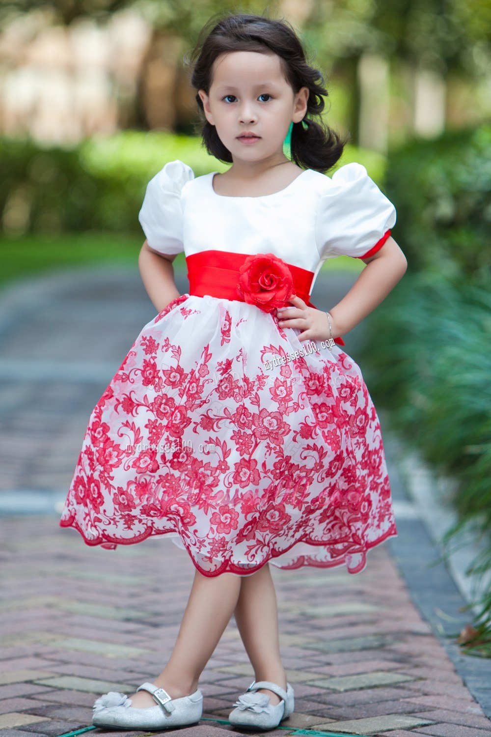 White A-line Scoop Knee-length Taffeta and Organza Hand Made Flowers Flower Girl Dress