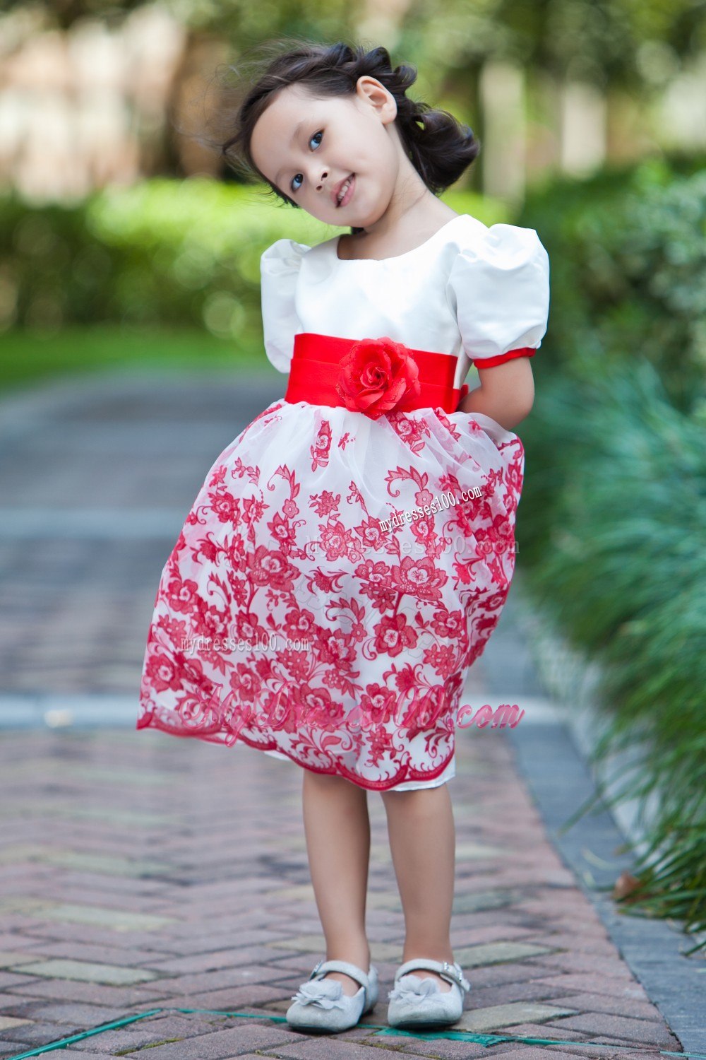 White A-line Scoop Knee-length Taffeta and Organza Hand Made Flowers Flower Girl Dress