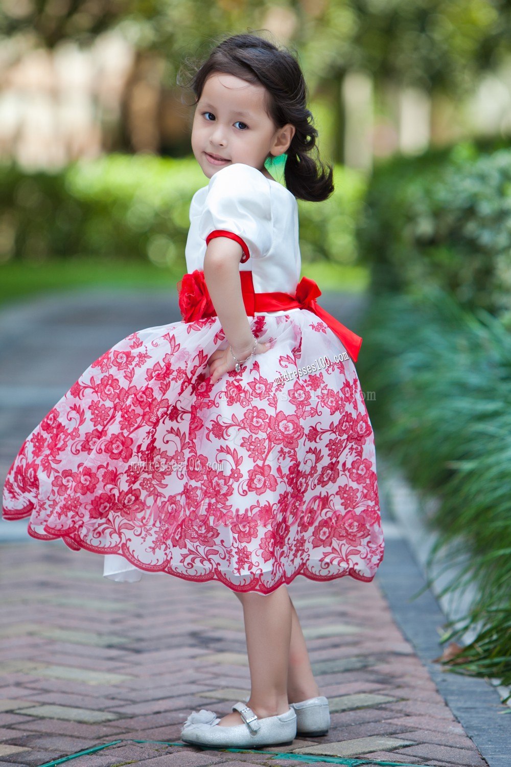 White A-line Scoop Knee-length Taffeta and Organza Hand Made Flowers Flower Girl Dress
