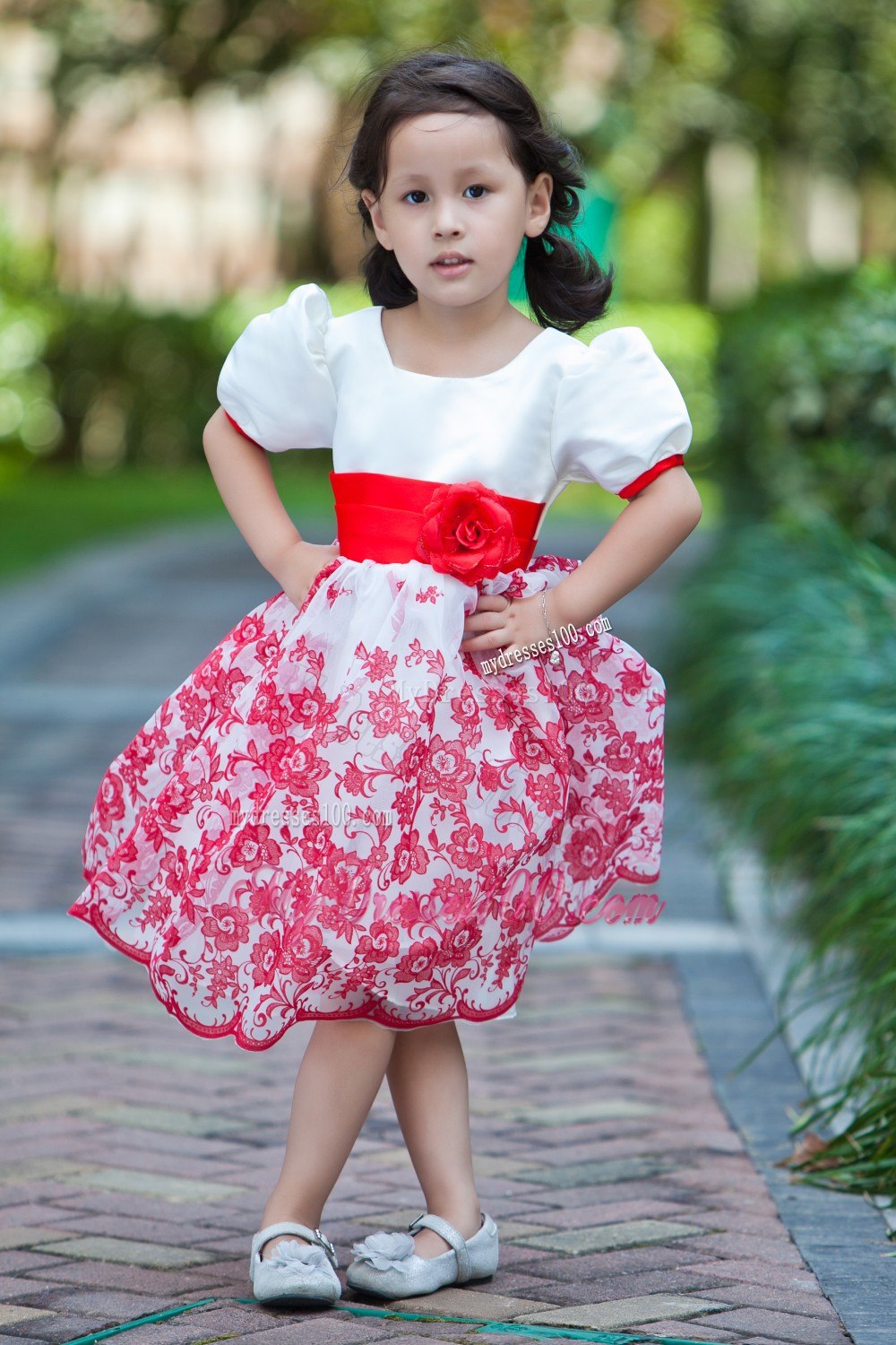 White A-line Scoop Knee-length Taffeta and Organza Hand Made Flowers Flower Girl Dress