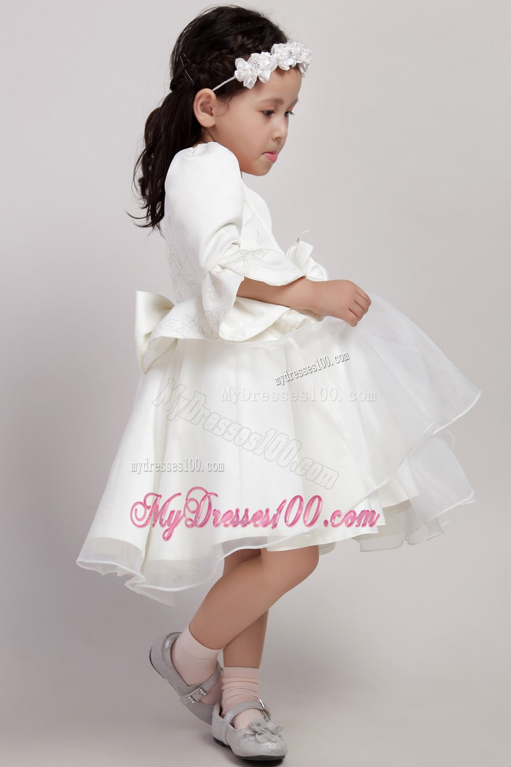 White A-line Square Knee-length Organza and Taffeta Embroidery and Handle Made Flowers Little Girl Dress