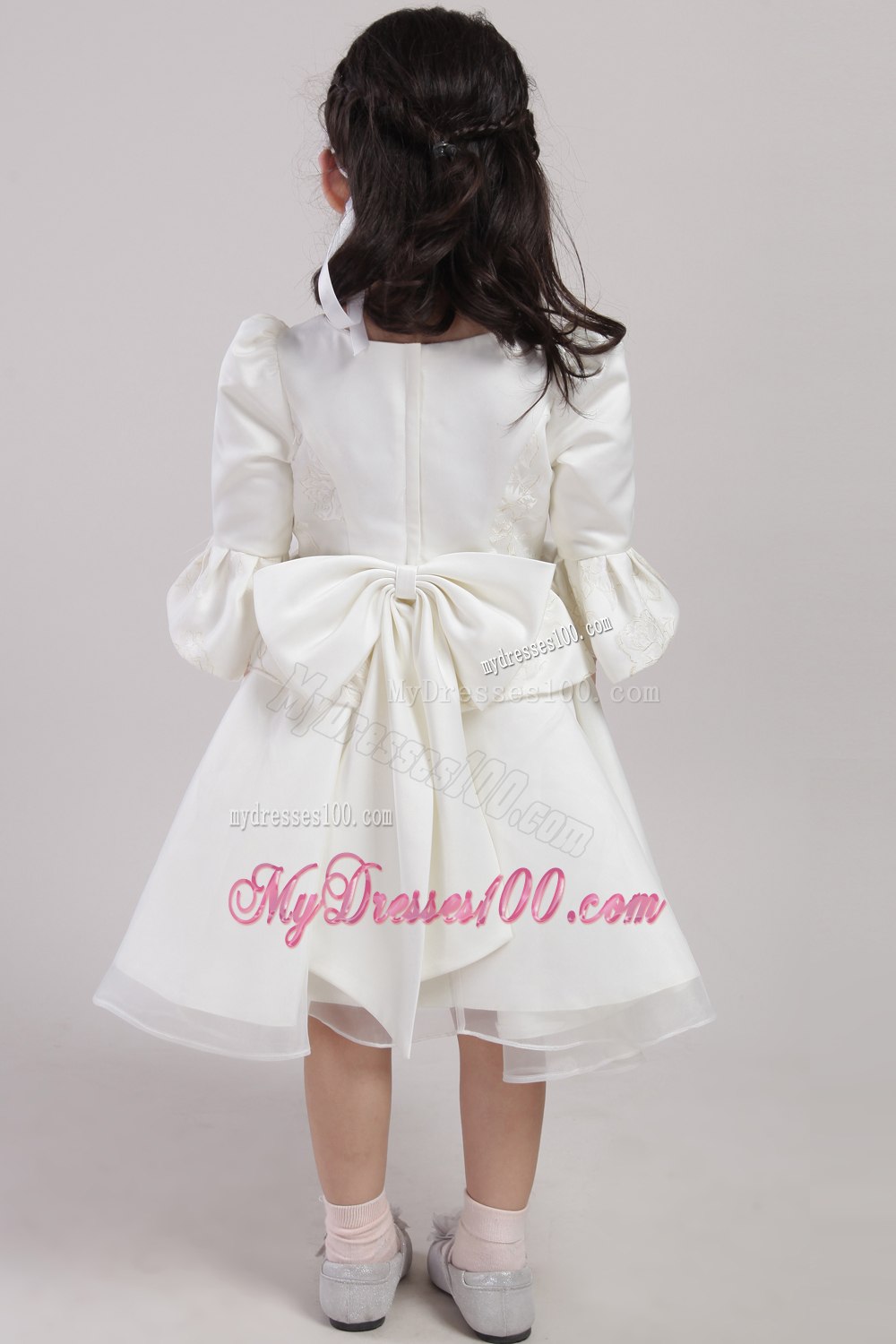 White A-line Square Knee-length Organza and Taffeta Embroidery and Handle Made Flowers Little Girl Dress
