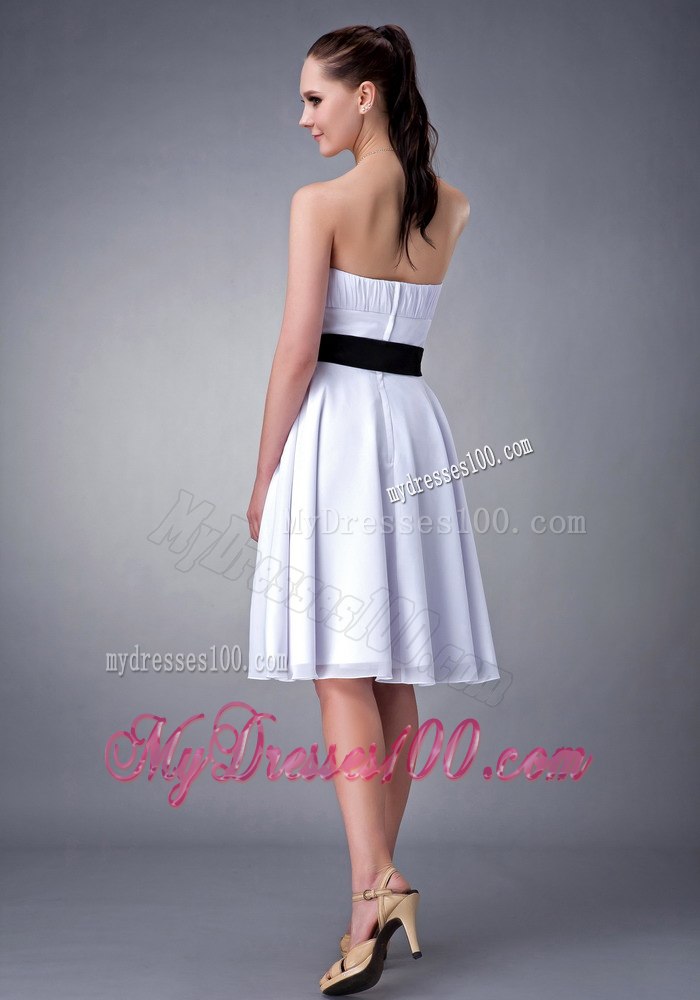 Strapless Knee Length White Ruching Bridesmaid Dresses With Sash