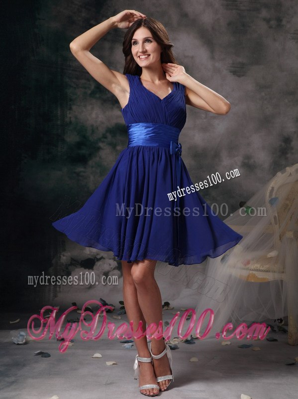 V-neck Royal Blue Short Chiffon Junior Bridesmaid Dresses