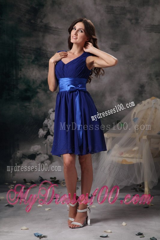 V-neck Royal Blue Short Chiffon Junior Bridesmaid Dresses