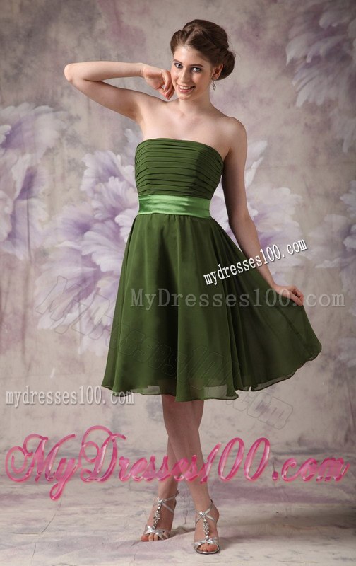 Olive Green Strapless Pleated Knee-length Maid of Honor Dress with Sash