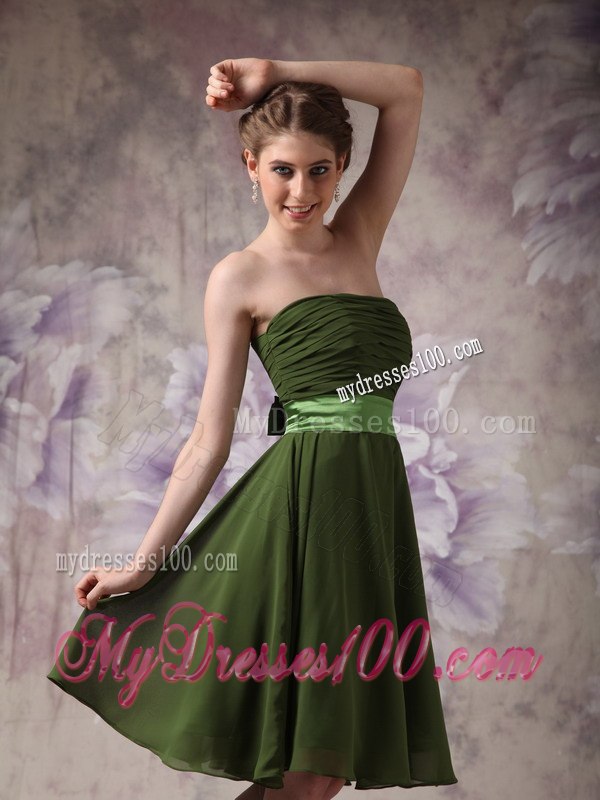 Olive Green Strapless Pleated Knee-length Maid of Honor Dress with Sash