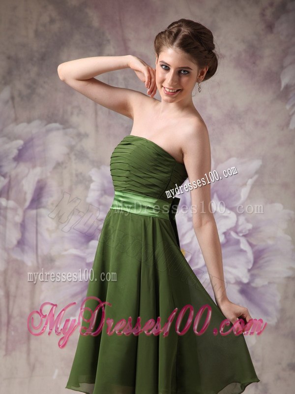 Olive Green Strapless Pleated Knee-length Maid of Honor Dress with Sash