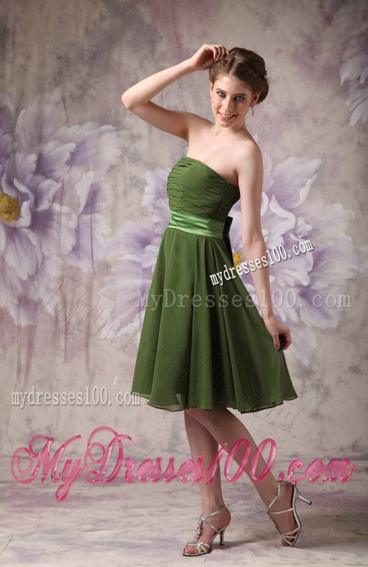 Olive Green Strapless Pleated Knee-length Maid of Honor Dress with Sash