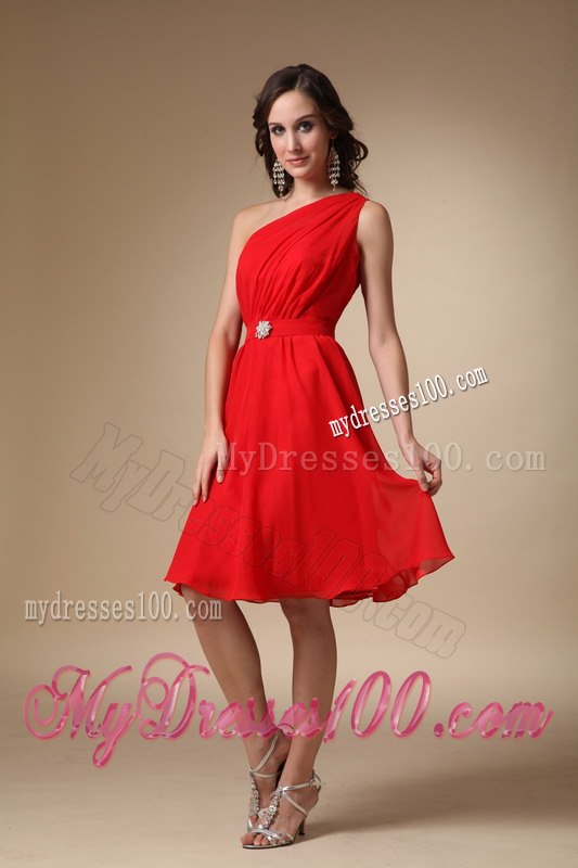 Ruching One Shoulder Short Dresses For Bridesmaid in Red with Sash