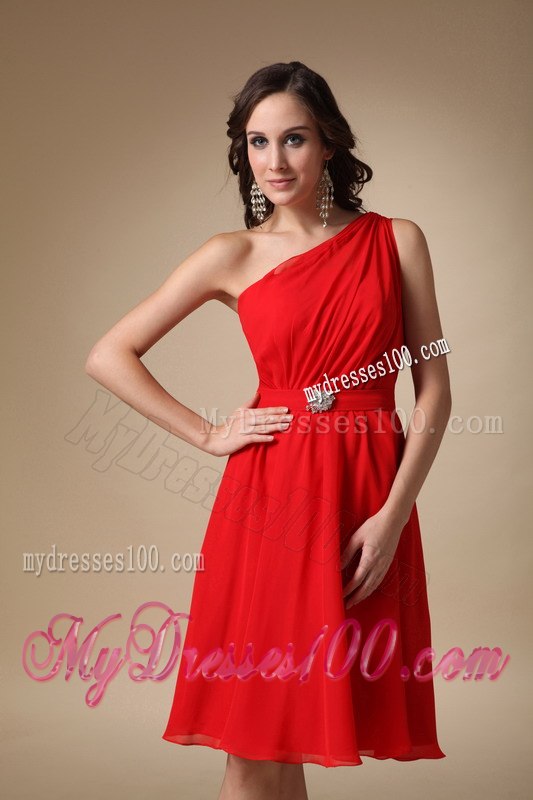 Ruching One Shoulder Short Dresses For Bridesmaid in Red with Sash
