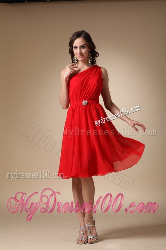 Ruching One Shoulder Short Dresses For Bridesmaid in Red with Sash