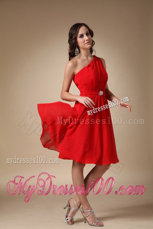 Ruching One Shoulder Short Dresses For Bridesmaid in Red with Sash