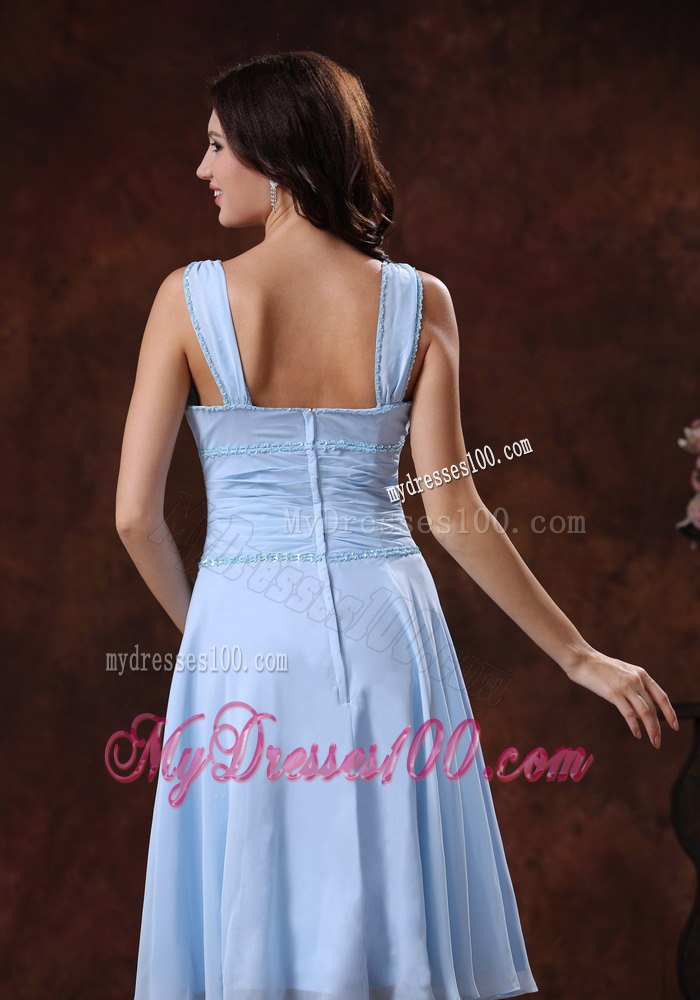 Light Blue V-neck Short Bridesmaid Dresses with Wide Waistband