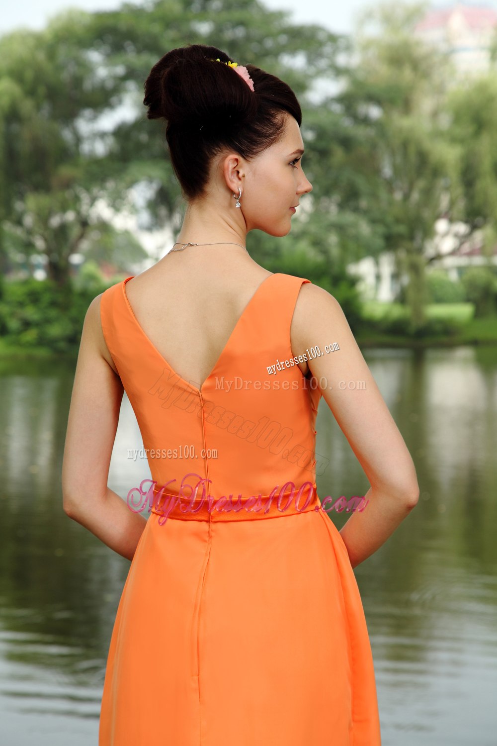 V-neck Pleated Chiffon Short Ruffled Maid of Honor Dresses with Sash