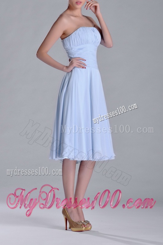 Pretty Strapless Chiffon Ruched Lavender Bridesmaid Dress in Tea Length