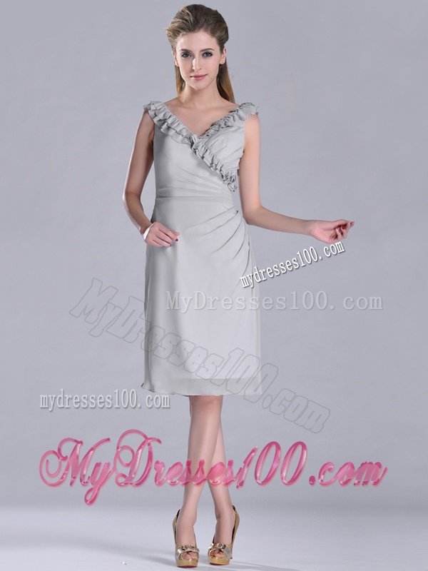Modest V Neck Grey Chiffon Short Mother of The Bride Dress with Side Zipper